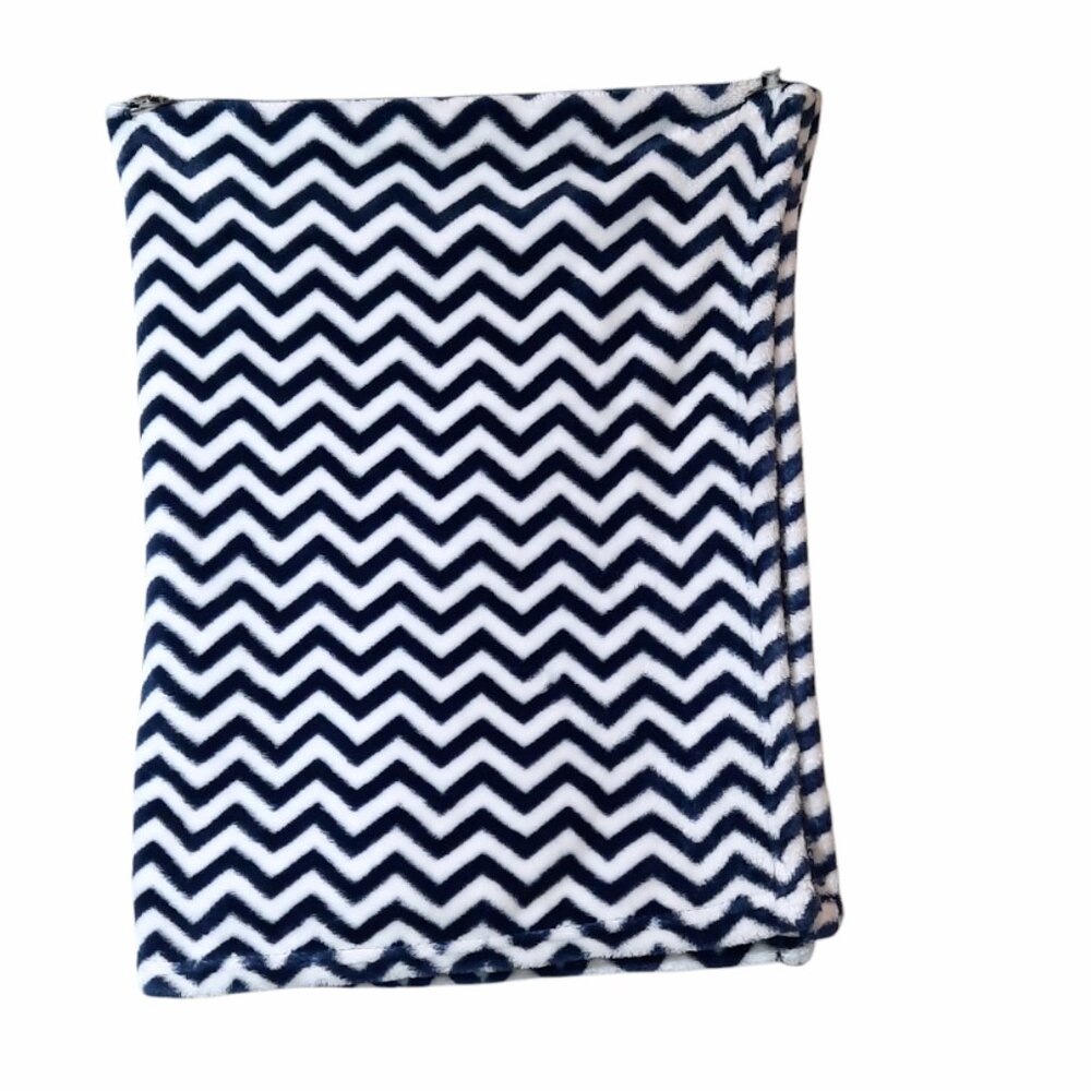 Hudson Baby HB Chevron Zig Zag Blue & White Security Lovey Blanket 30" X 36"
